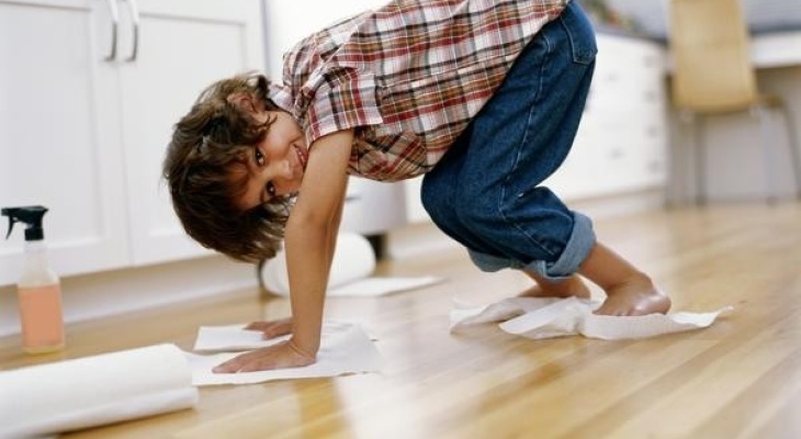 PHƯƠNG PHÁP LÀM SẠCH SÀN GỖ ĐƠN GIẢN VÀ HIỆU QUẢ